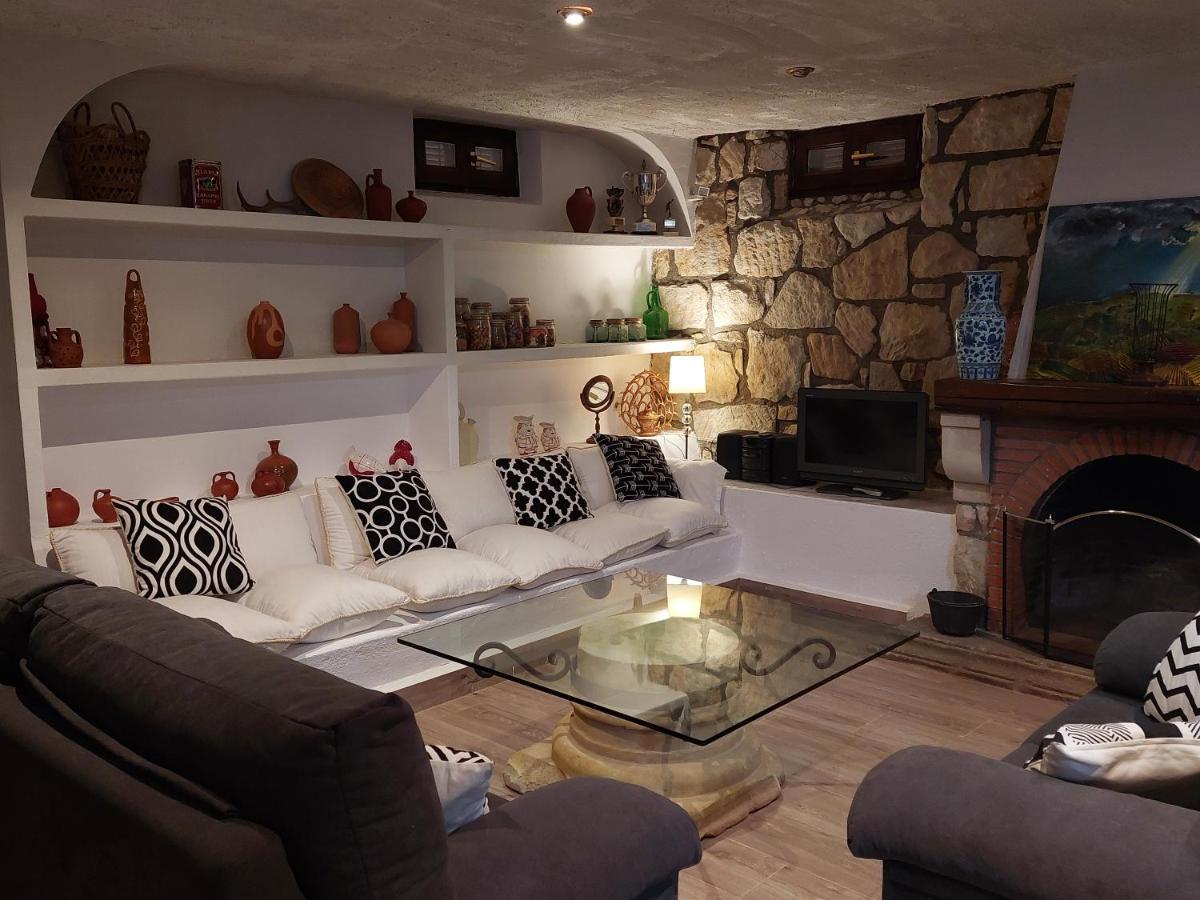 El Campillo Villa Pelabravo ภายนอก รูปภาพ