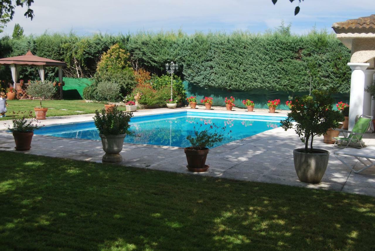 El Campillo Villa Pelabravo ภายนอก รูปภาพ