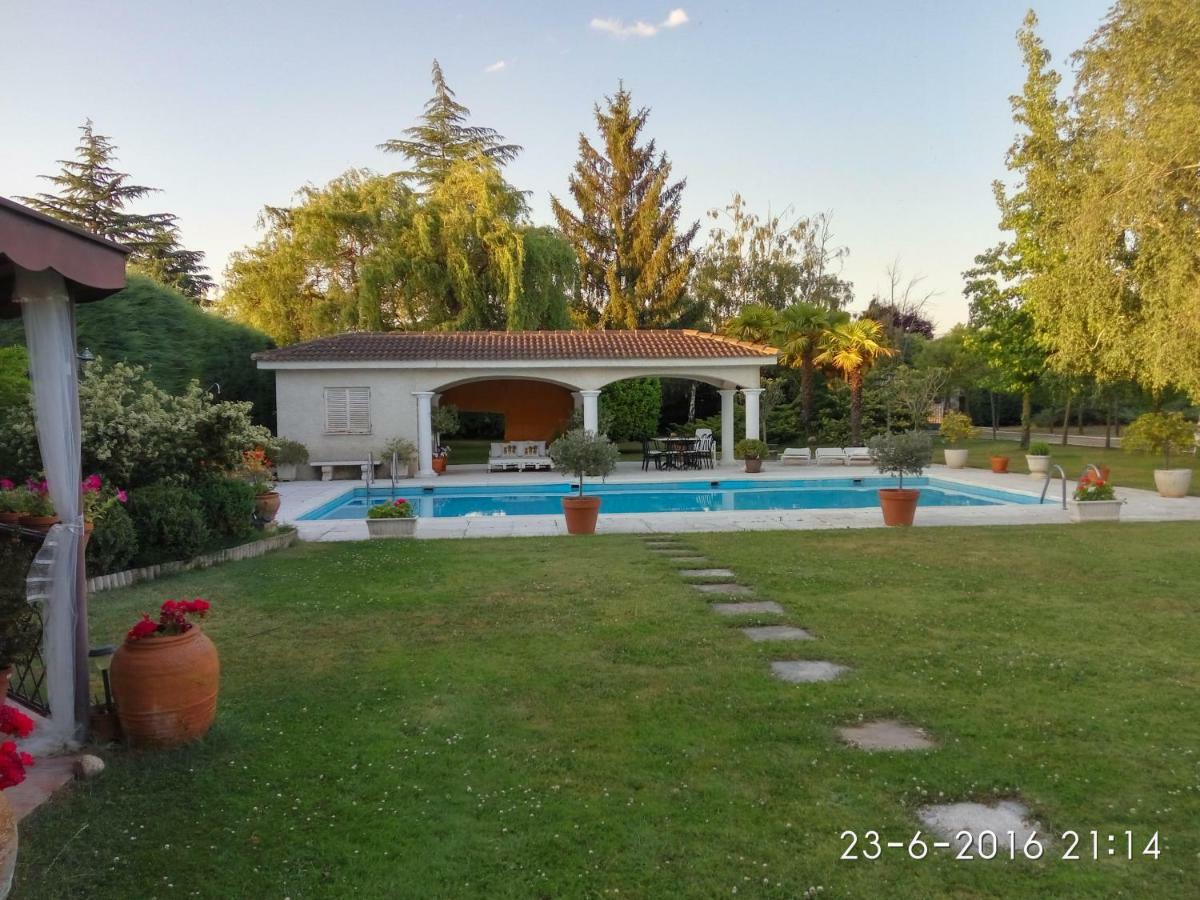 El Campillo Villa Pelabravo ภายนอก รูปภาพ